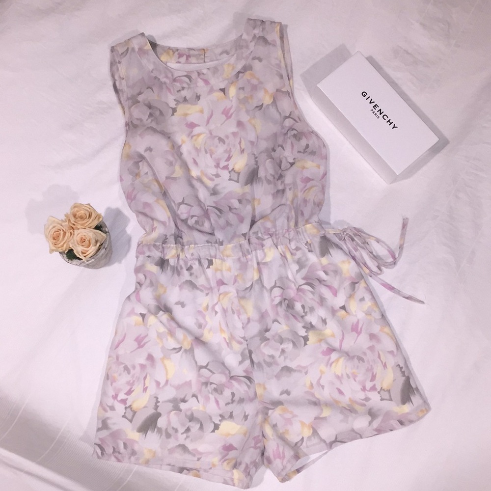 ✨PASTEL FLORAL ROMPER✨ - Picture 7 of 11